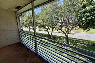 8405 NW 61st St, Tamarac, FL 33321 - Photo 10