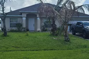1386 SE Proctor Ln, Port Saint Lucie, FL 34983 - Photo 1
