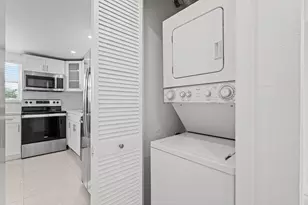 9170 Fontainebleau Blvd, Miami, FL 33172 - Photo 6