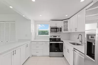 9170 Fontainebleau Boulevard #301, Miami, FL 33172 - Photo 16
