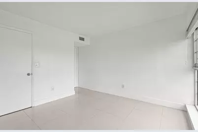9170 Fontainebleau Boulevard #301, Miami, FL 33172 - Photo 26