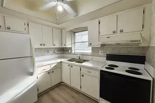 2805 Crosley Dr E, West Palm Beach, FL 33415 - Photo 4