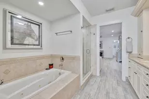 9010 S Lake Dasha Dr, Plantation, FL 33324 - Photo 42