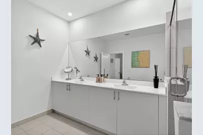 223 SW 159th Terrace, Pembroke Pines, FL 33027 - Photo 16
