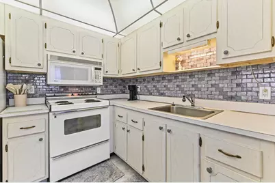 38 Saxony, Delray Beach, FL 33446 - Photo 10