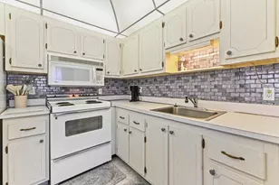 38 Saxony, Delray Beach, FL 33446 - Photo 10