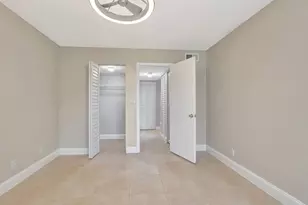 450 NW 20th St, Boca Raton, FL 33431 - Photo 16