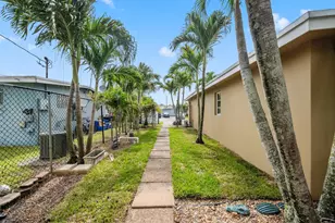 2179 Pepper Rd, West Palm Beach, FL 33415 - Photo 20