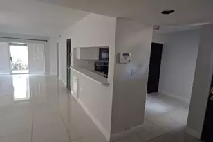 19111 Glenmoor Dr, West Palm Beach, FL 33409 - Photo 2