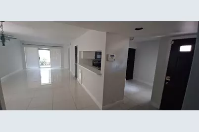 19111 Glenmoor Drive, West Palm Beach, FL 33409 - Photo 2