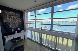 18555 NE 14th Ave, Miami, FL 33179 - Photo 4