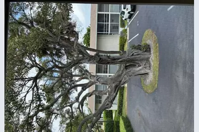 620 Horizon W #202, Boynton Beach, FL 33435 - Photo 2