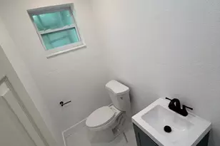6410 NW Miami Ct, Miami, FL 33150 - Photo 14