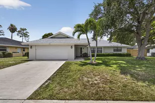 559 Azure Ave, Wellington, FL 33414 - Photo 2