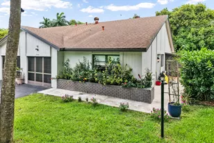 4335 N Palm Forest Dr Dr N, Delray Beach, FL 33445 - Photo 2