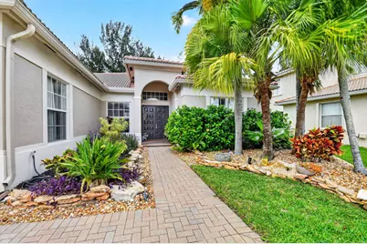 198 Bella Vista Way, Royal Palm Beach, FL 33411 - Photo 2