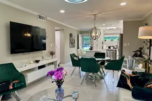 2721 Garden Dr N, Lake Worth, FL 33461 - Photo 2