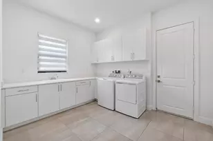 12745 Bayside Ct, Parkland, FL 33076 - Photo 30