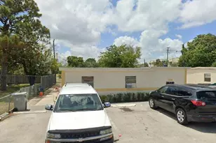 831 NW 17th Terrace, Pompano Beach, FL 33069 - Photo 2