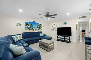334 Burgundy G, Delray Beach, FL 33484 - Photo 8