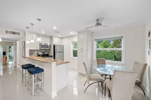 334 Burgundy G, Delray Beach, FL 33484 - Photo 4