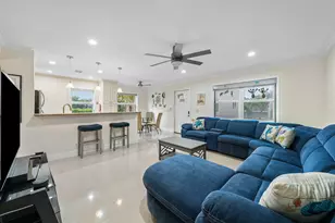 334 Burgundy G, Delray Beach, FL 33484 - Photo 10