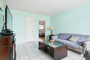 550 NE 37th St, Pompano Beach, FL 33064 - Photo 10