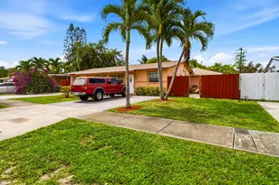 550 NE 37th St, Pompano Beach, FL 33064 - Photo 4