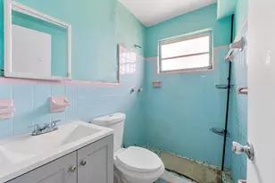 2476 NW 15th St, Miami, FL 33125 - Photo 8