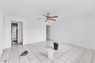 2476 NW 15th St, Miami, FL 33125 - Photo 2