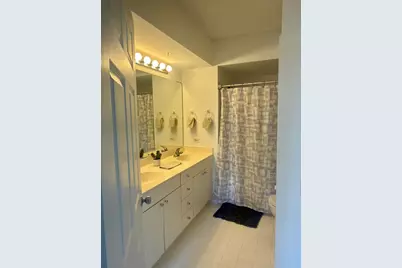 17100 N Bay Road #1911, Sunny Isles Beach, FL 33160 - Photo 12