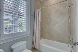 425 NE 11th Ave, Fort Lauderdale, FL 33301 - Photo 44