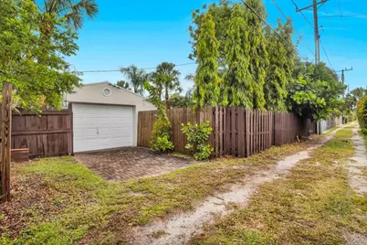 1219 N Lakeside Drive, Lake Worth, FL 33460 - Photo 34