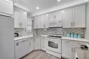 3392 NW 47th Ave, Coconut Creek, FL 33063 - Photo 16