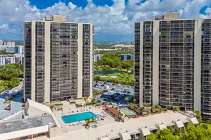 20335 W Country Club, Aventura, FL 33180 - Photo 46