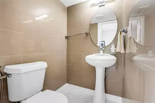 20335 W Country Club, Aventura, FL 33180 - Photo 8