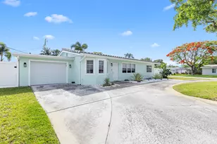 612 SE 10th Ave, Deerfield Beach, FL 33441 - Photo 2