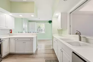 4775 S Harbor Dr, Vero Beach, FL 32967 - Photo 4