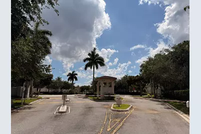 2512 NW 4th Street, Boynton Beach, FL 33426 - Photo 2