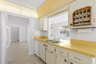 1714 SW 19th Dr, Boynton Beach, FL 33426 - Photo 6
