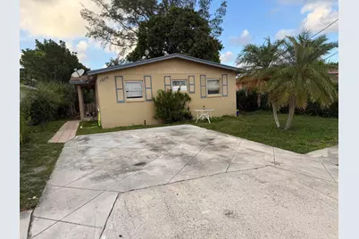 1676 W 10th Street, Riviera Beach, FL 33404 - Photo 2