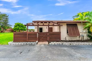 847 SW 118th Terrace, Davie, FL 33325 - Photo 2