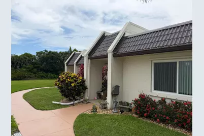 212 Lake Susan Lane, West Palm Beach, FL 33411 - Photo 2