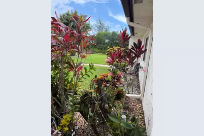 212 Lake Susan Lane, West Palm Beach, FL 33411 - Photo 6