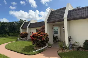 212 Lake Susan Ln, West Palm Beach, FL 33411 - Photo 2