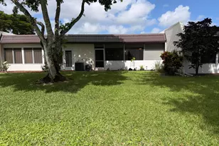 212 Lake Susan Ln, West Palm Beach, FL 33411 - Photo 12