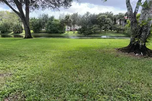 212 Lake Susan Ln, West Palm Beach, FL 33411 - Photo 8
