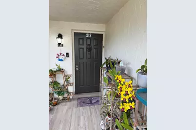212 Lake Susan Lane, West Palm Beach, FL 33411 - Photo 4