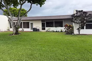 212 Lake Susan Ln, West Palm Beach, FL 33411 - Photo 14