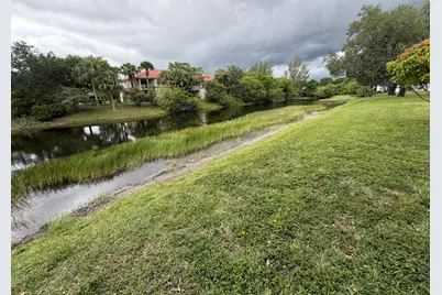 212 Lake Susan Lane, West Palm Beach, FL 33411 - Photo 10